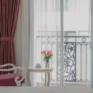 Отель Bonjour